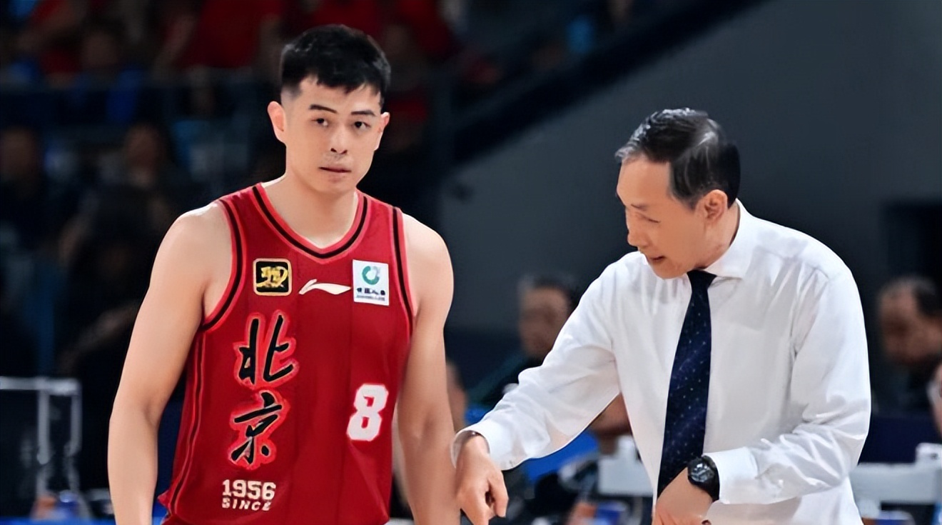 包含北京首钢发布备战花絮;今晨造点机会;NBA总决赛任务艰巨;训练强度明显提升的词条 包含北京首钢发布备战花絮;今晨造点机会;NBA总决赛任务艰巨;训练强度明显提升的词条