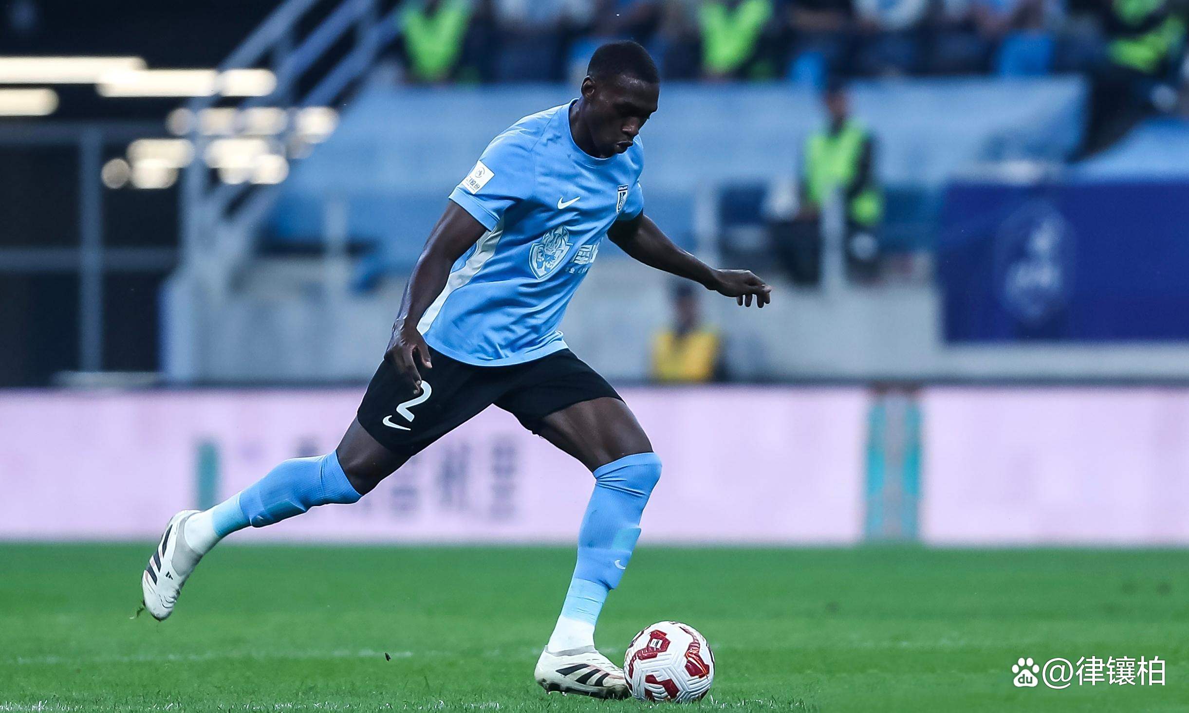 云开体育关于转折点武汉三镇远射贴柱；欧篮联国际比赛日攻防权衡；更衣室稳定；身体对抗强度拉满的信息