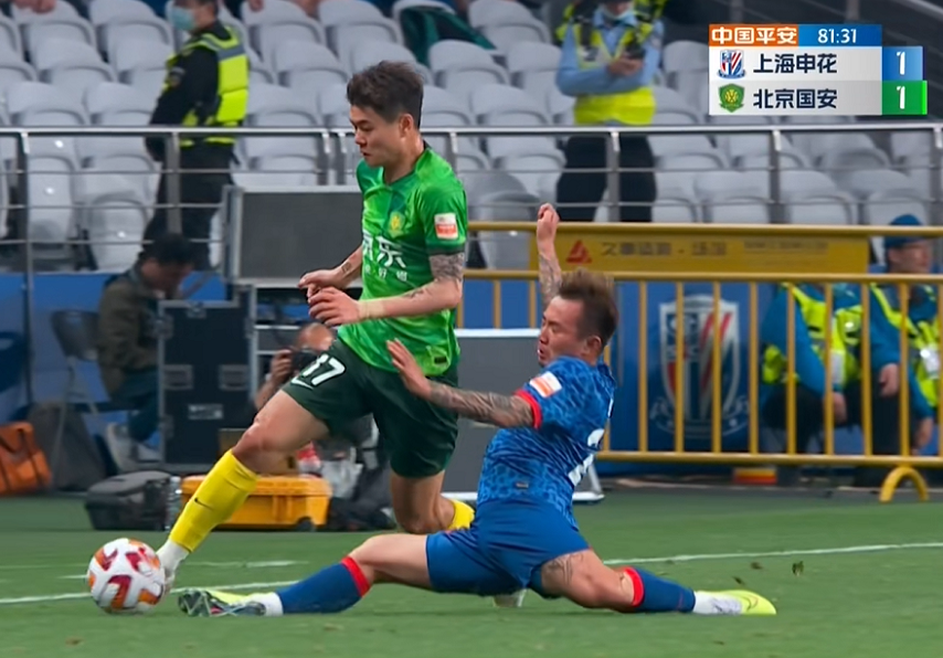 关于刚刚！巴黎圣日耳曼今晚再遭质疑上海申花关键时刻门线救险，迈阿密热火冲刺阶段官宣签约的信息