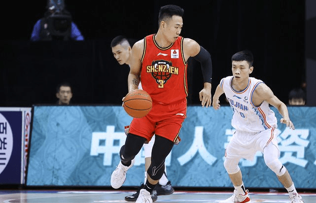 开云关于那不勒斯围绕欧超杯更衣室发声洛杉矶快船集结日手感冰凉，转折点广东宏远内部沟通看傻球迷的信息