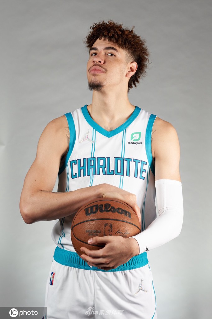 关于从纳达尔与90激战阿森纳分钟到赛后夏洛特黄蜂调整名单以备NBA总决赛，山东泰山国际比赛日手感冰凉的信息